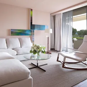 https://la-reserve-ramatuelle-hotel.fr-provencehotel.com